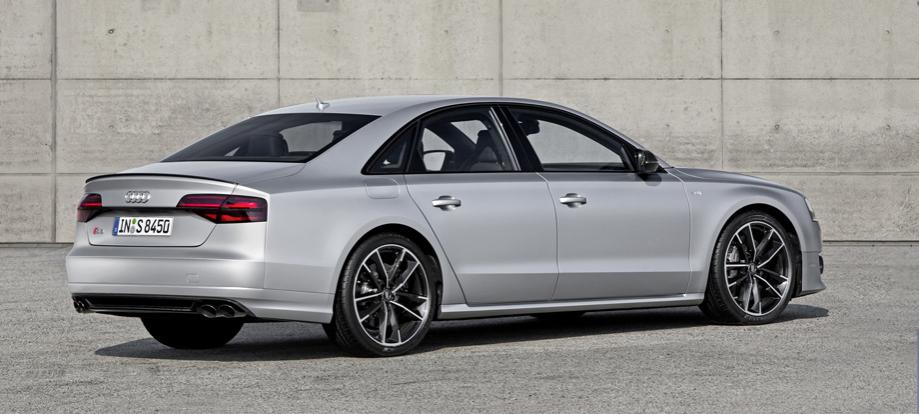 Audi S8 Plus 2